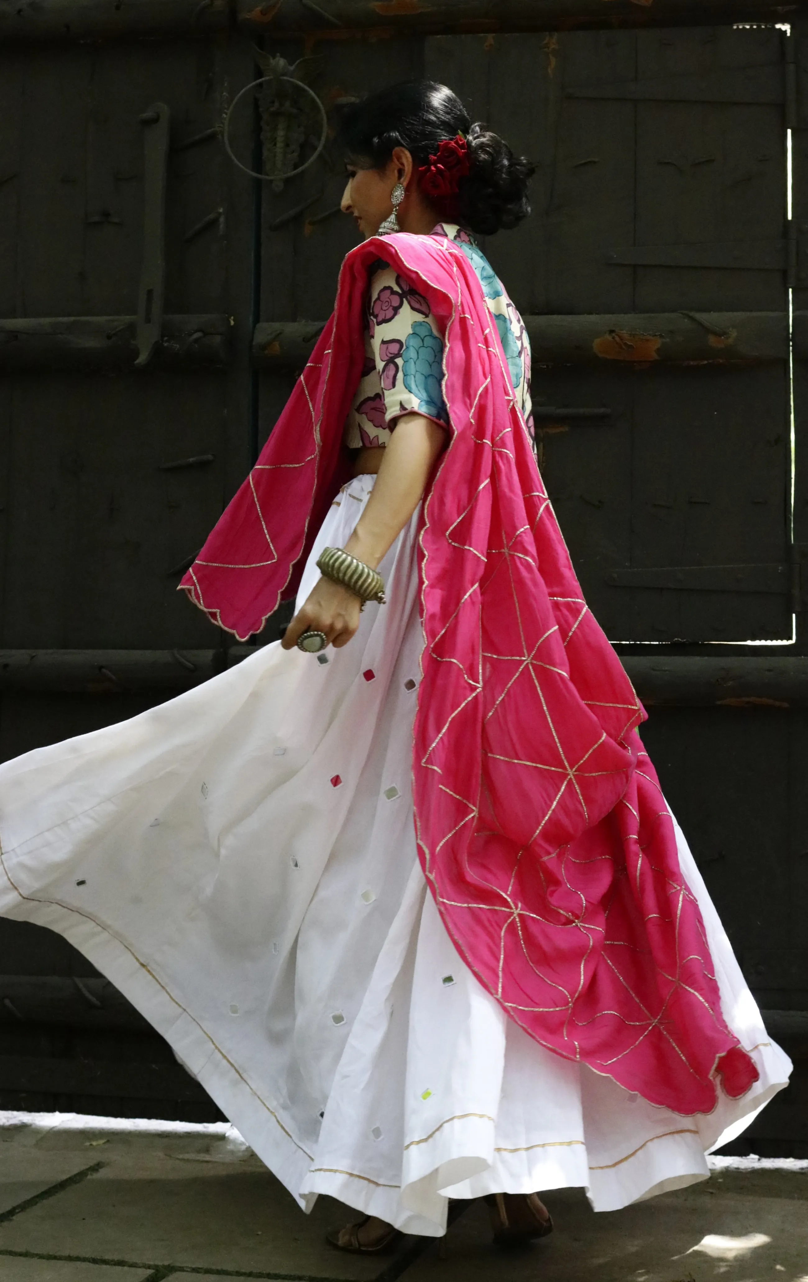 'Taj Mahal' Mirror Work Cotton Lehenga : Festive Ivory Colour Navratri Kutch Lehenga With Mirror Work