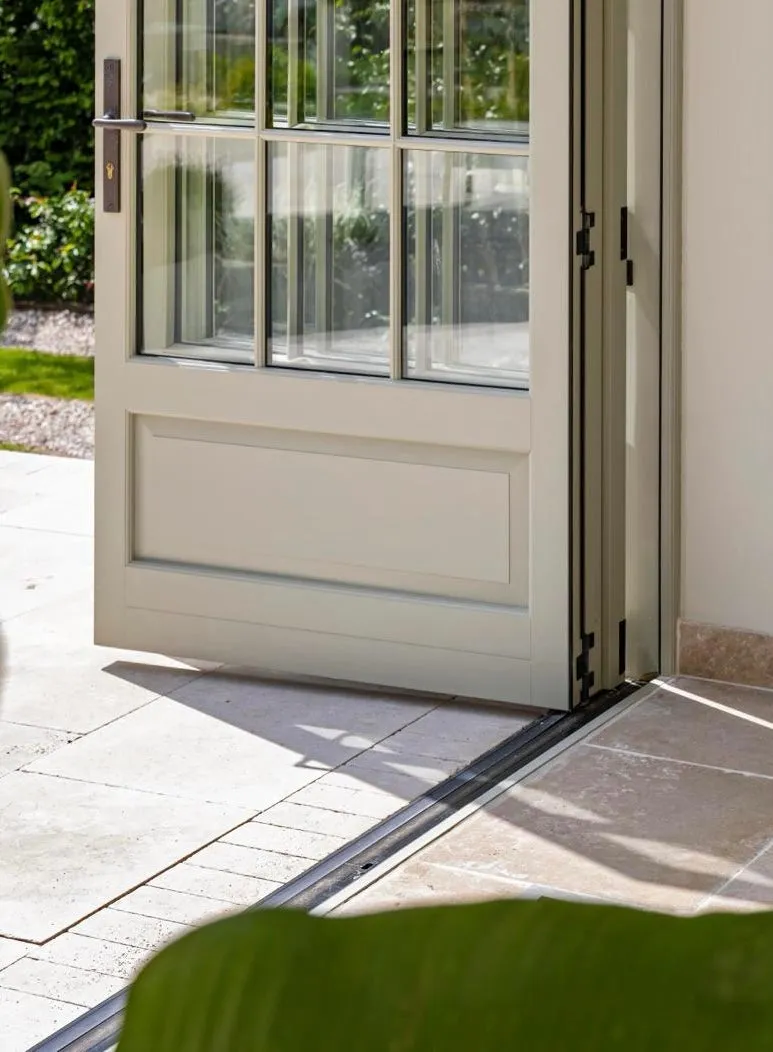 W&S Coquille Beige Limestone - Tumbled - Exterior